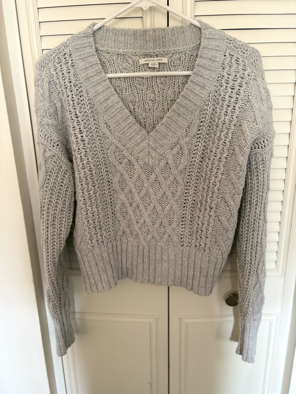 American Eagle Outfitters Heather Light Gray Cable V-Neck Sweater